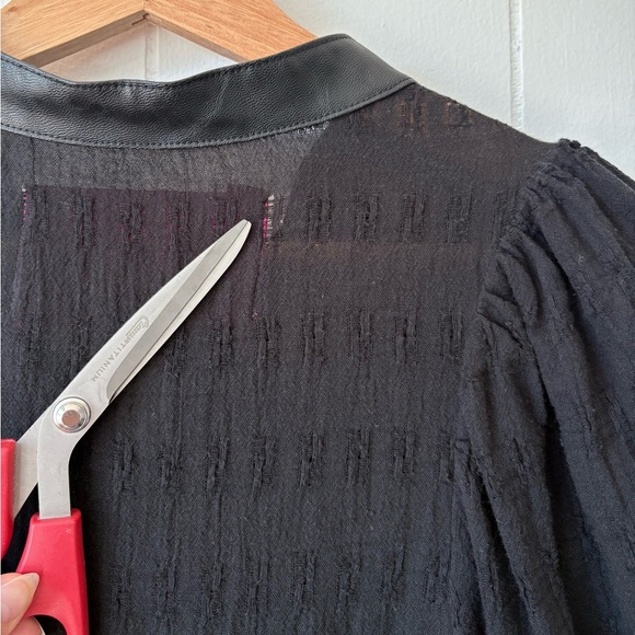 Heidi Merrick Black Textured Shift Dress | Size 4 - Picture 10 of 11